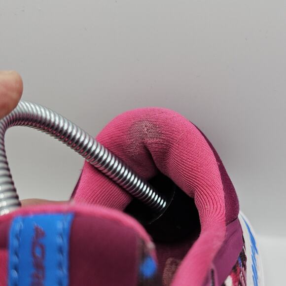 Brooks Adrenaline GTS 22 Run Wild Cosmic Cheetah Womens 7.5 Medium B Sneakers - Picture 5 of 13